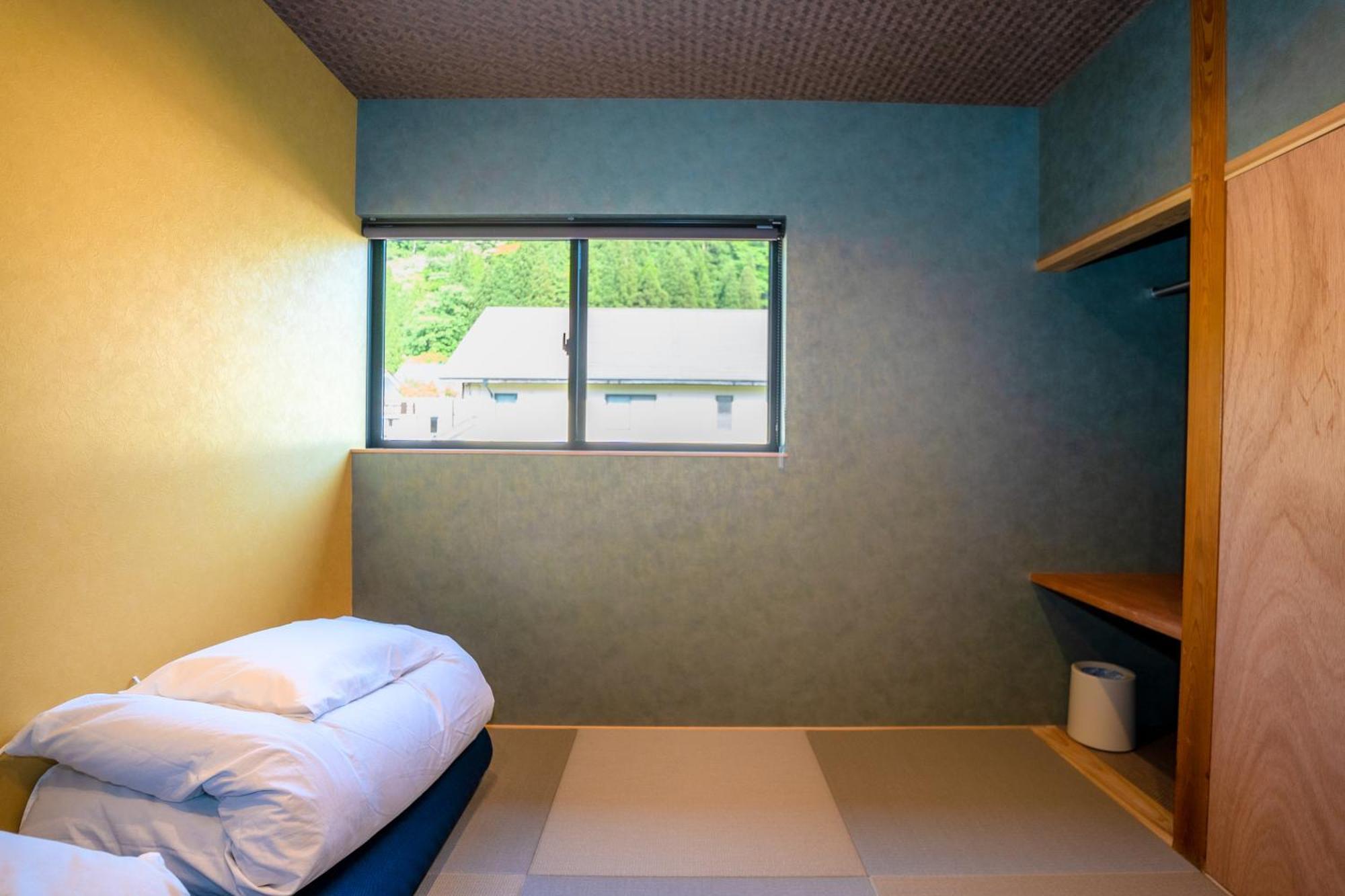 Locomotion Coffee And Bed Татеяма Экстерьер фото